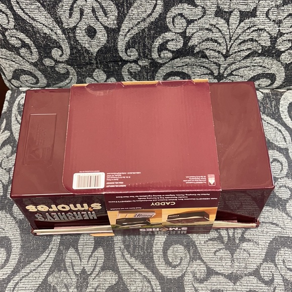 HERSHEY’S S’mores Chocolate Carrying Camping Caddy - Picture 4 of 11